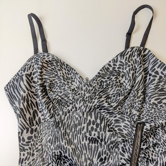 Guess XS Black & White Leopard Pattern Stretch Dress with Adjustable Straps - Picture 6 of 16